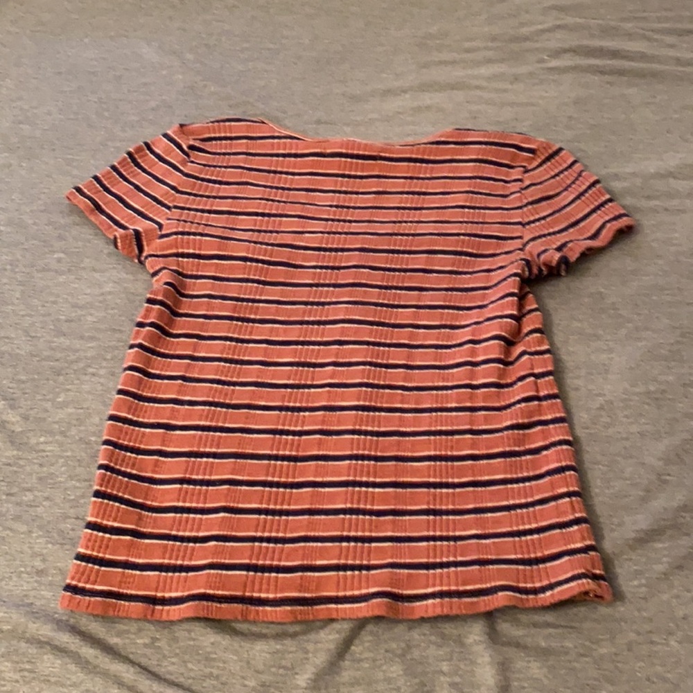 crop top - Picture 2 of 3